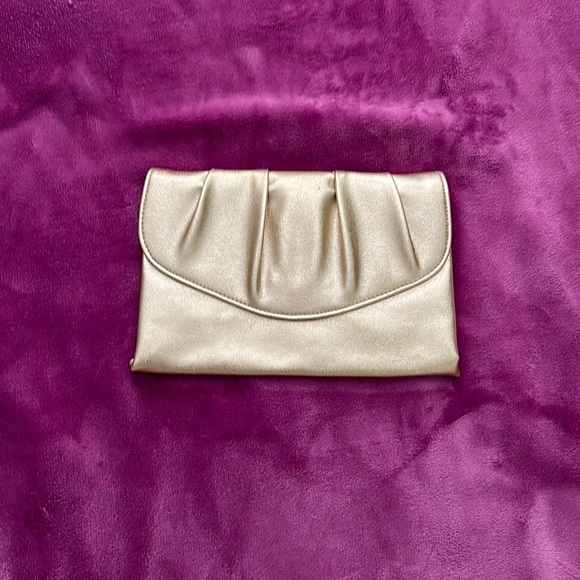 Gold clutch purse - Picture 2 of 5